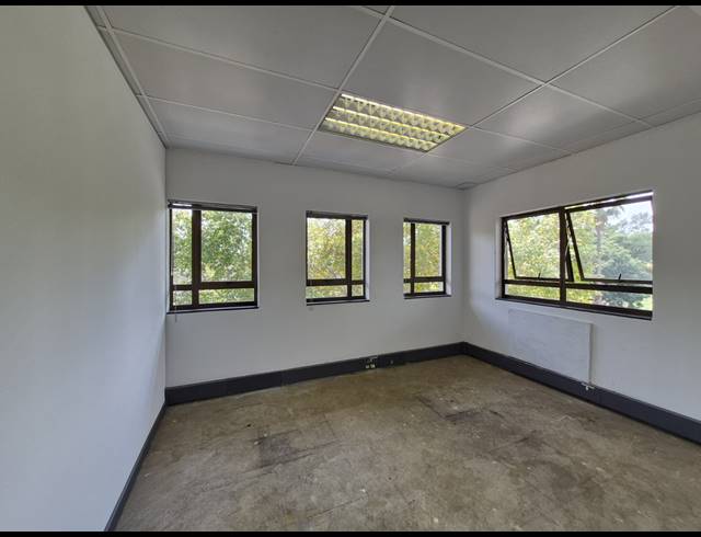 457M² OFFICE TO LET IN HYDE PARK